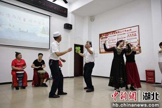 宜昌市西陵區(qū)各族群眾多形式樂享文化盛宴