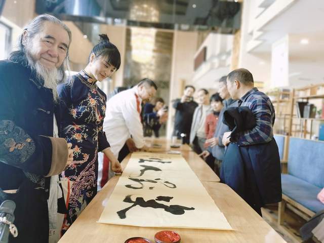 首屆一品天下三月三書畫藝術(shù)節(jié)隆重舉行，共促文化藝術(shù)交流